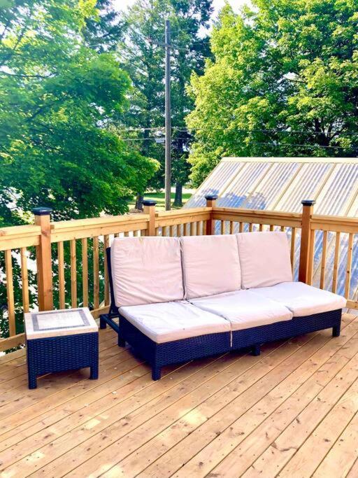 Victorian Guest Getaway-20Mins To Glacier National Park-10Mins To Airport! Колумбія-Фоллс Екстер'єр фото