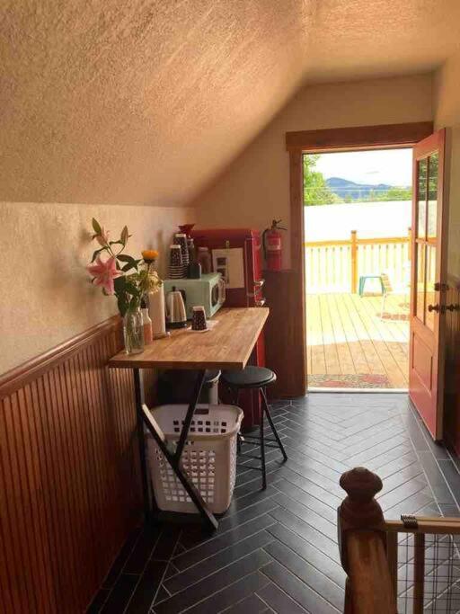 Victorian Guest Getaway-20Mins To Glacier National Park-10Mins To Airport! Колумбія-Фоллс Екстер'єр фото