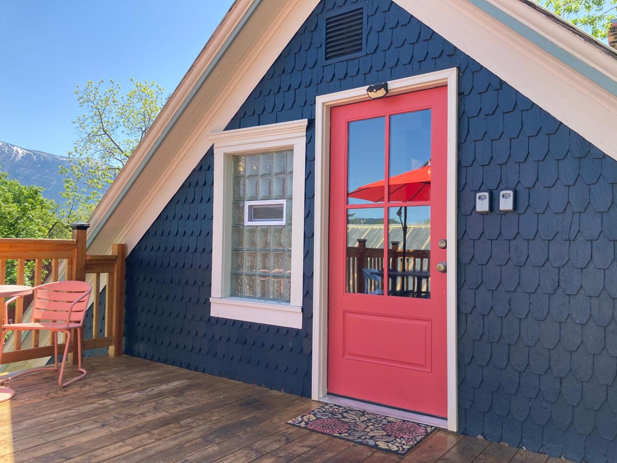 Victorian Guest Getaway-20Mins To Glacier National Park-10Mins To Airport! Колумбія-Фоллс Екстер'єр фото